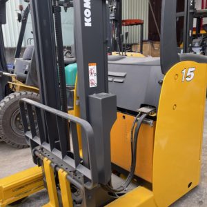 XE NÂNG ĐIỆN KOMATSU ĐỨNG LÁI 1.5 TẤN